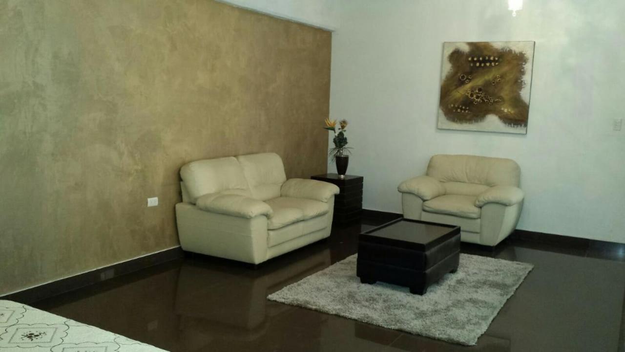 Premier Hotel Suites Ciudad Obregón エクステリア 写真
