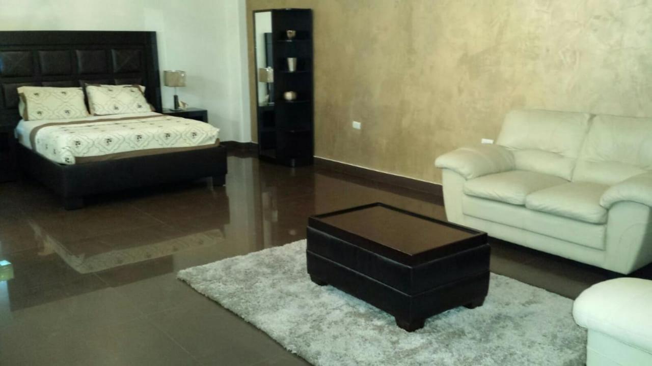 Premier Hotel Suites Ciudad Obregón エクステリア 写真